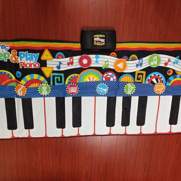 Step and Play Piano - Picture 1 of 3